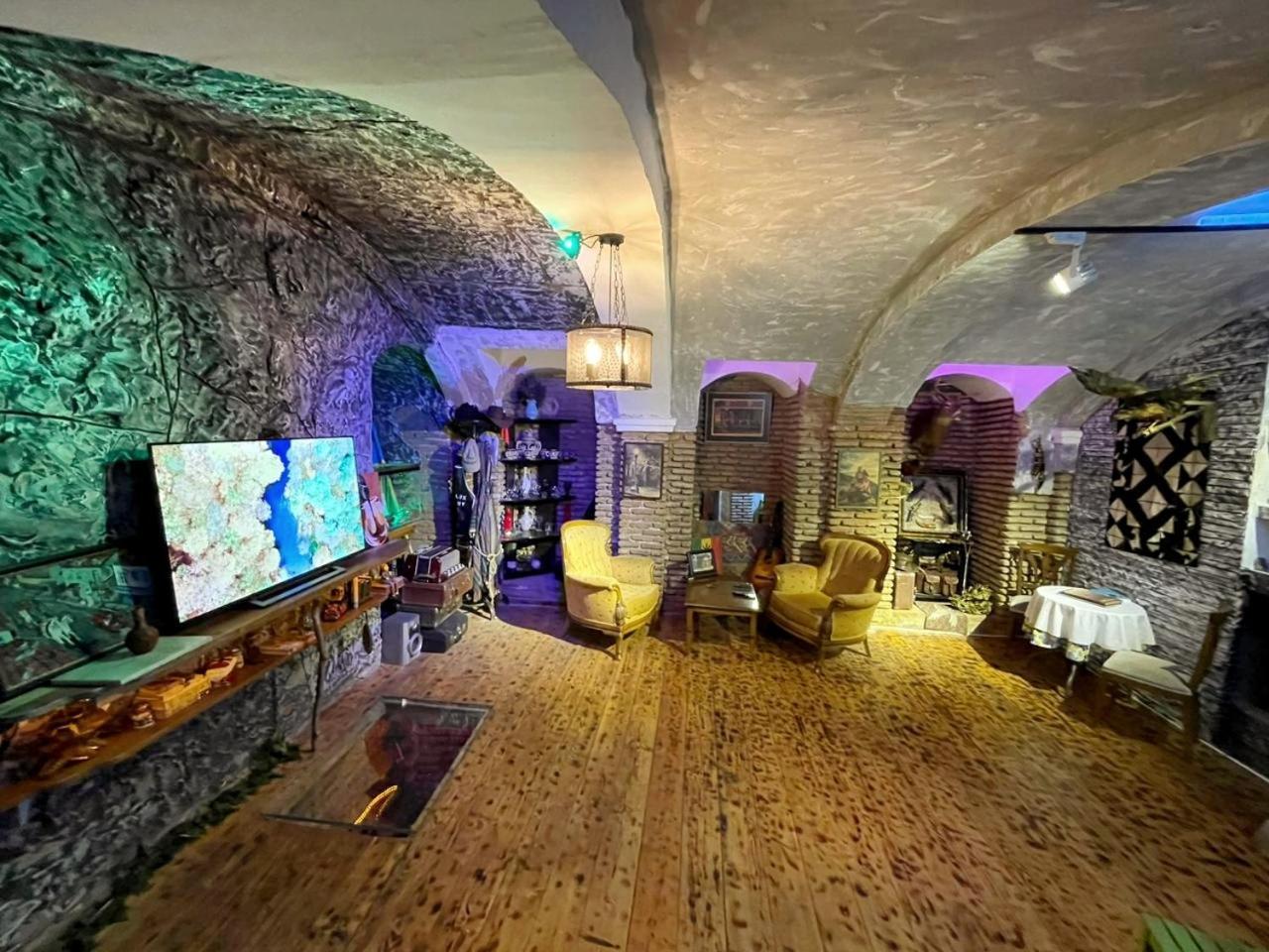 Wine O'Clock Hotel Tbilisi Bagian luar foto